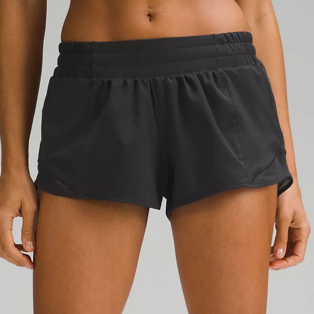 Lululemon Hotty Hot Low-Rise Lined Short 2.5"